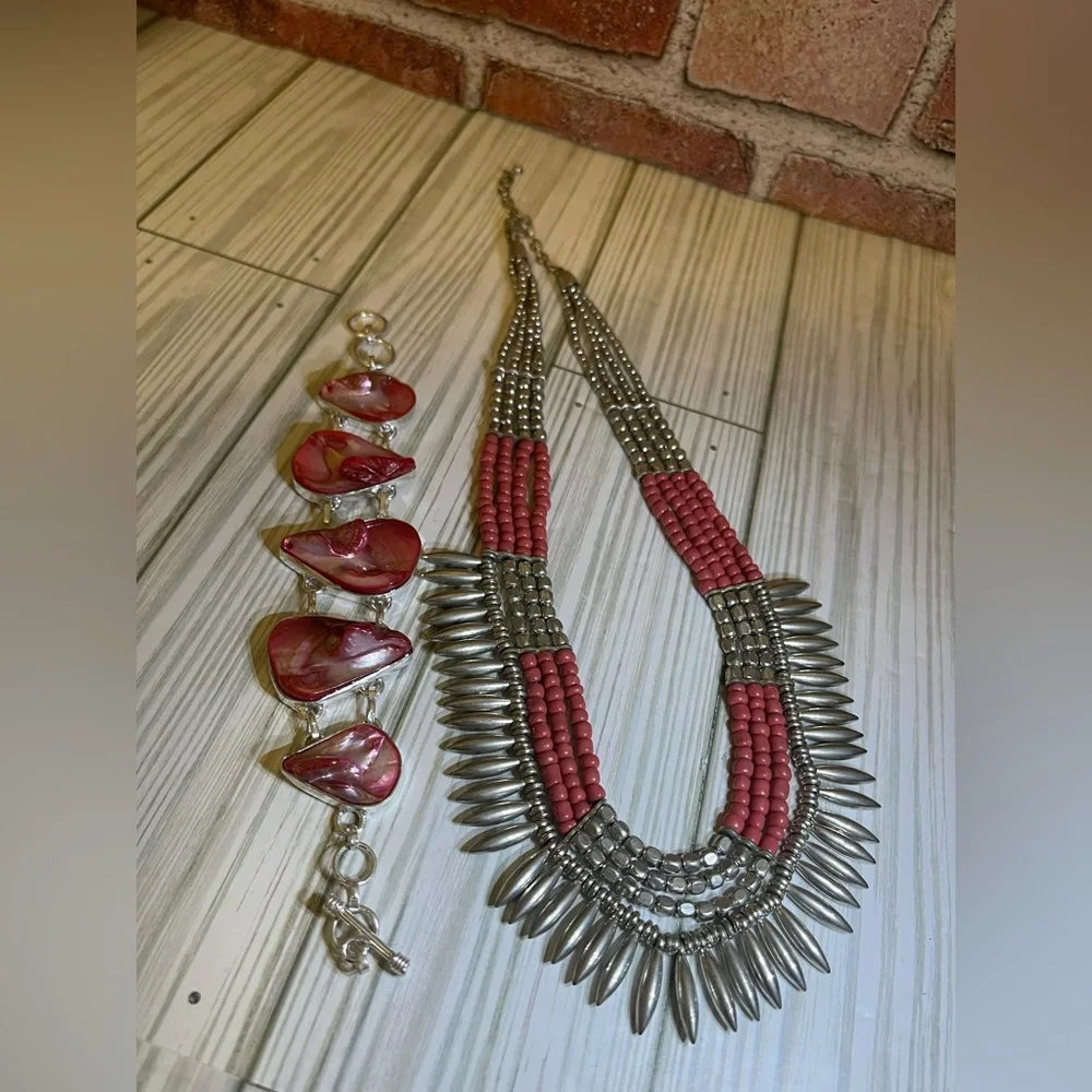 Mother Of Pearl- red Bracelet - Picture 13 of 15